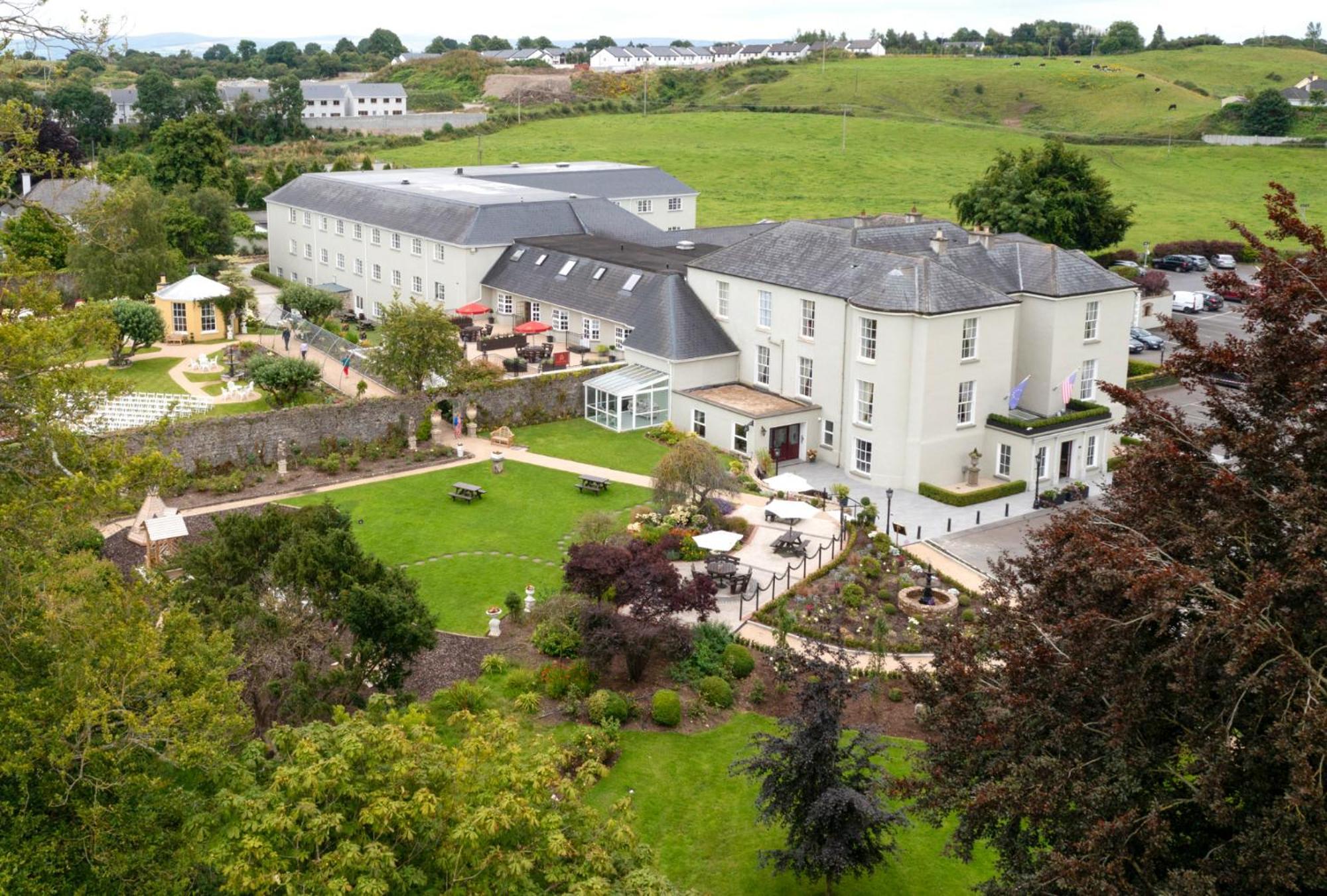 County Arms Birr Hotell Eksteriør bilde