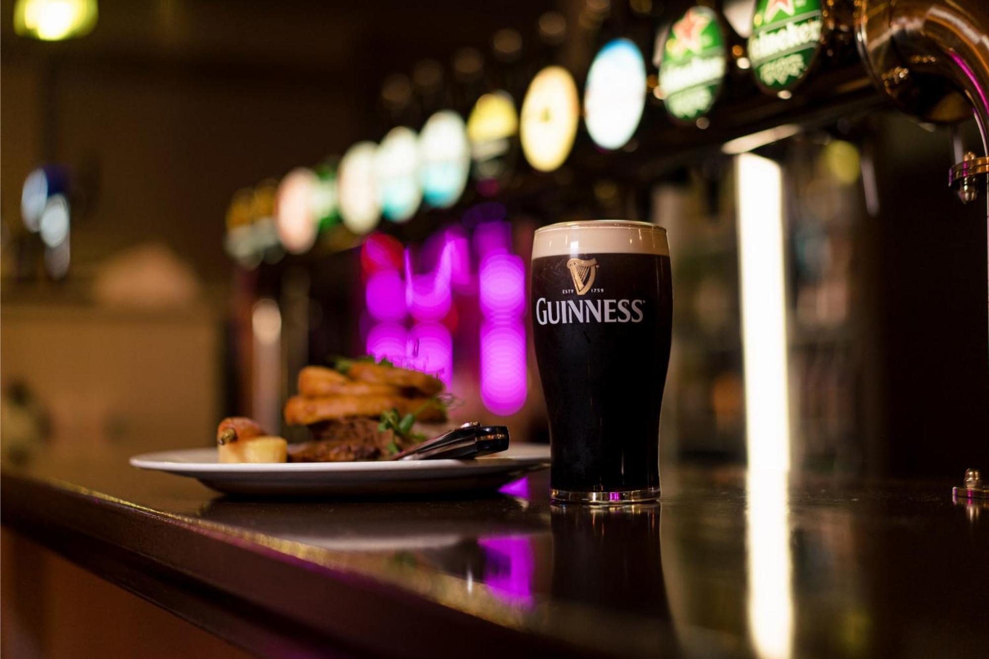 County Arms Birr Hotell Eksteriør bilde