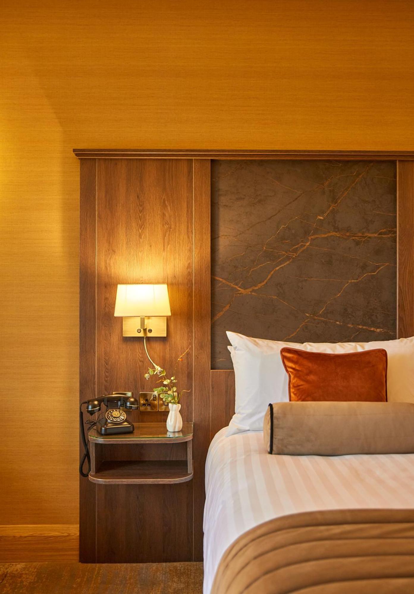 County Arms Birr Hotell Eksteriør bilde